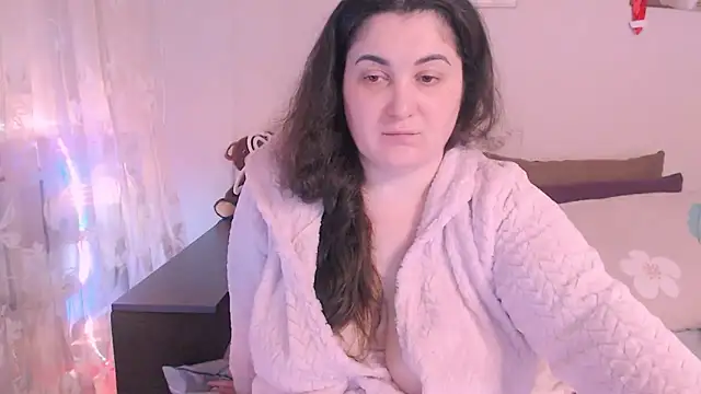 Snapshot of SoftLia chatting on 03/18/25, 07:12 SoftLia online show from 03/18/25, 07:12