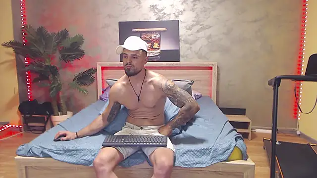 Snapshot of Tiberius_hunk chatting on 07/07/26, 07:23 Tiberius hunk online show from 07/07/26, 07:23