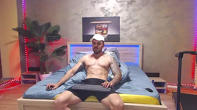 Snapshot of Tiberius_hunk chatting on 06/14/26, 08:48 Tiberius hunk online show from 06/14/26, 08:48