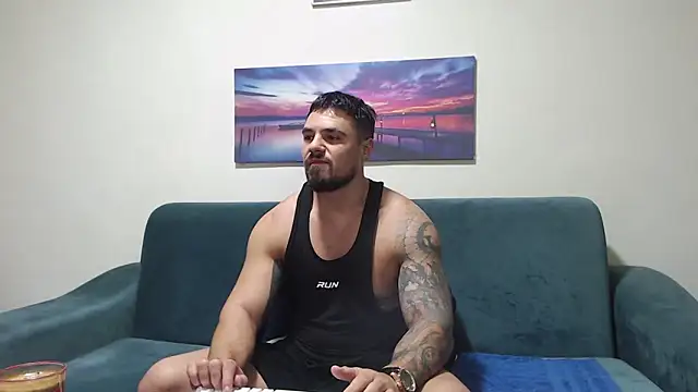 Snapshot of Tiberius_hunk chatting on 11/21/25, 05:06 Tiberius hunk online show from 11/21/25, 05:06