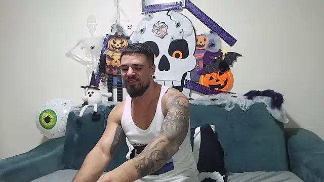 Snapshot of Tiberius_hunk chatting on 10/24/25, 06:18 Tiberius hunk online show from 10/24/25, 06:18