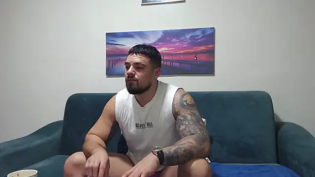 Snapshot of Tiberius_hunk chatting on 11/17/25, 05:22 Tiberius hunk online show from 11/17/25, 05:22