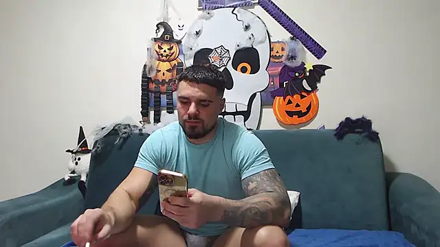 Snapshot of Tiberius_hunk chatting on 11/08/25, 01:58 Tiberius hunk online show from 11/08/25, 01:58