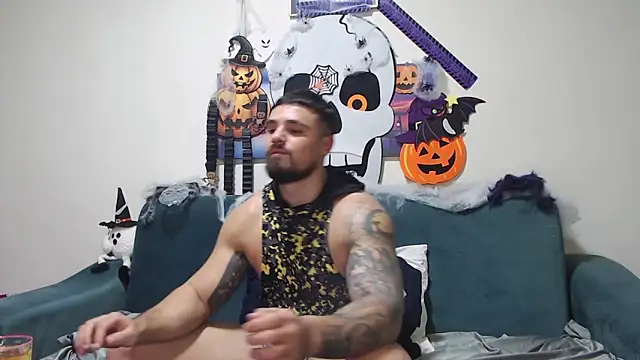 Snapshot of Tiberius_hunk chatting on 11/04/25, 09:07 Tiberius hunk online show from 11/04/25, 09:07