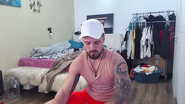 Tiberius hunk online show from 02/12/26, 02:50