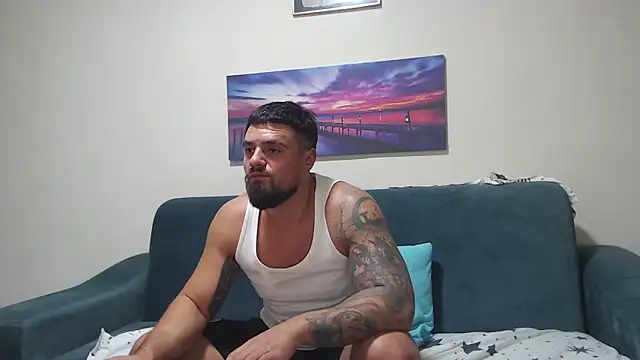Snapshot of Tiberius_hunk chatting on 10/18/25, 03:25 Tiberius hunk online show from 10/18/25, 03:25