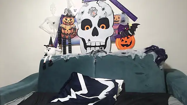 Snapshot of Tiberius_hunk chatting on 10/31/25, 08:16 Tiberius hunk online show from 10/31/25, 08:16