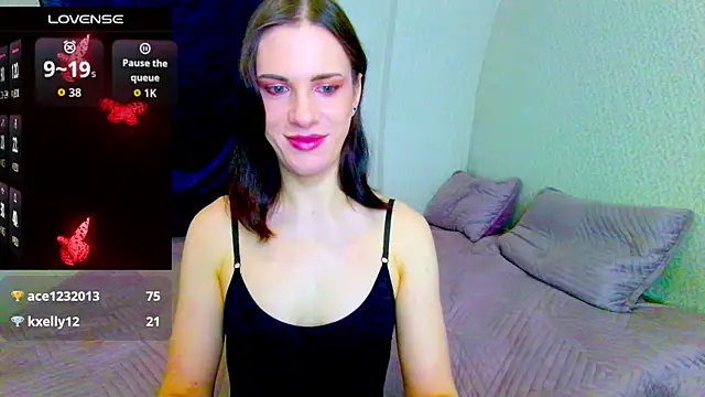 Nicole Redfields online show from 04/05/26, 05:58