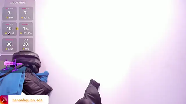 Hanaahquinn online show from 10/27/25, 11:44