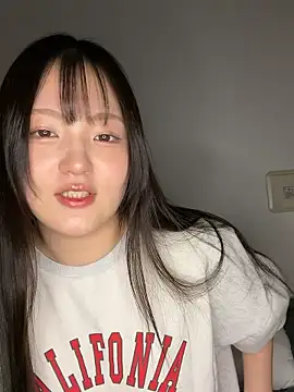 MinaKubo online show from 04/15/26, 03:05