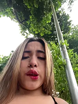 lunaxxx 69 online show from 11/17/25, 10:14