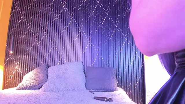 Annie paradise17 online show from 10/29/25, 12:09