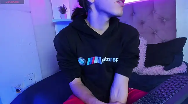 Snapshot of Andrew_Wolff chatting on 03/07/25, 10:56 Andrew Wolff online show from 03/07/25, 10:56