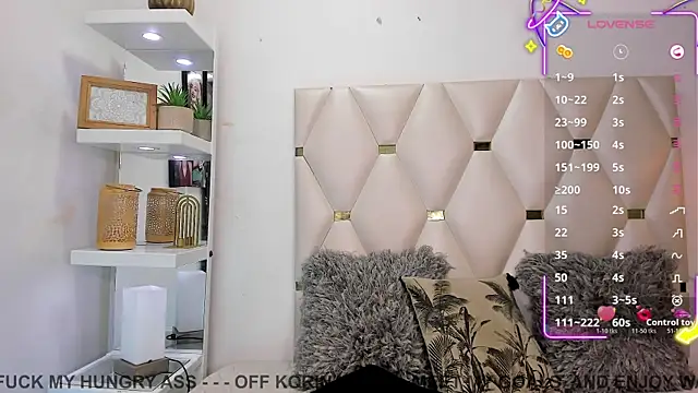 Snapshot of VeronicaSexx chatting on 02/11/26, 04:56 VeronicaSexx online show from 02/11/26, 04:56