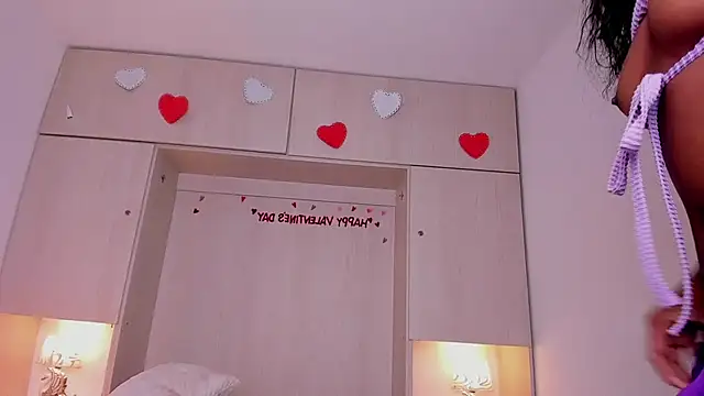 Snapshot of BeverlySteel chatting on 02/18/26, 08:05 BeverlySteel online show from 02/18/26, 08:05