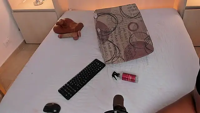 BeverlySteel online show from 11/09/25, 12:42