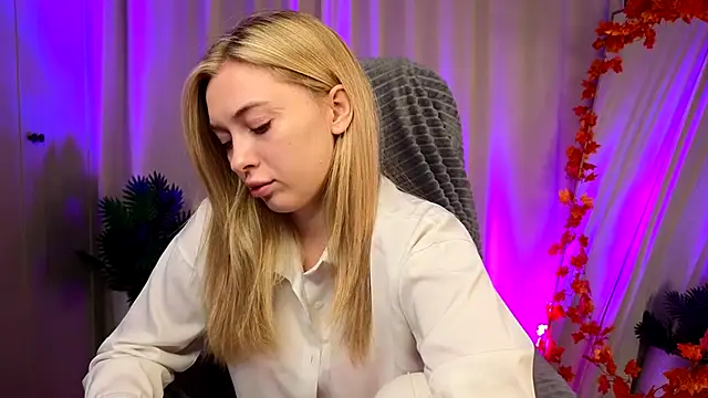 christie luv online show from 11/15/25, 02:21