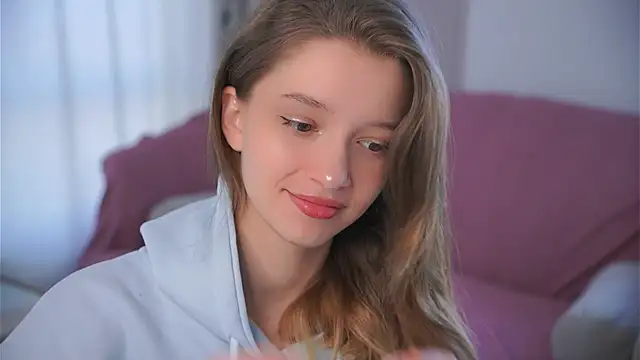 Snapshot of UdelaHathorne chatting on 03/16/25, 10:11 UdelaHathorne online show from 03/16/25, 10:11