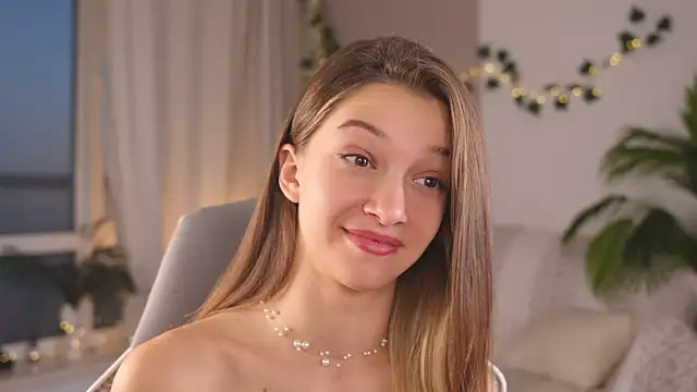 Snapshot of UdelaHathorne chatting on 09/12/25, 04:18 UdelaHathorne online show from 09/12/25, 04:18