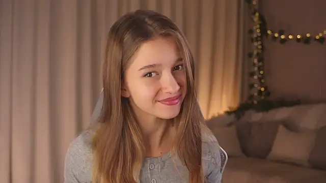Snapshot of UdelaHathorne chatting on 10/11/25, 03:57 UdelaHathorne online show from 10/11/25, 03:57