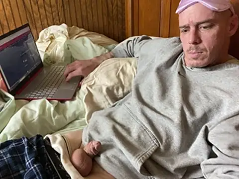 Snapshot of Mac_ThunderCock chatting on 02/16/26, 12:42 Mac ThunderCock online show from 02/16/26, 12:42