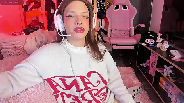 Loona s online show from 04/05/26, 11:00