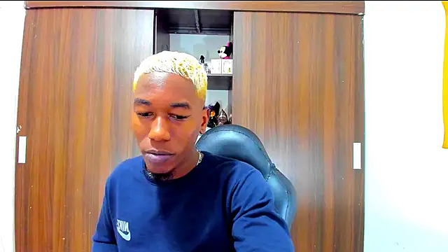 Dreamastercum  online show from 12/14/25, 10:48