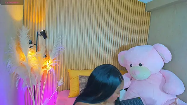 Snapshot of AlexiaAbbey chatting on 06/15/26, 02:17 AlexiaAbbey online show from 06/15/26, 02:17