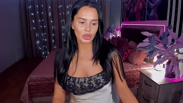 DanaSincere online show from 11/22/25, 06:12