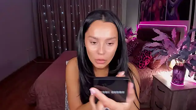 DanaSincere online show from 10/13/25, 03:52