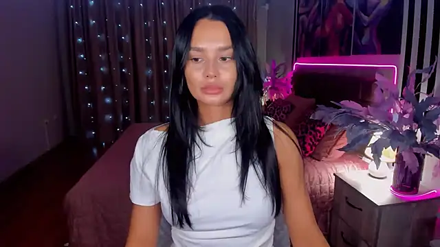 DanaSincere online show from 11/12/25, 04:16