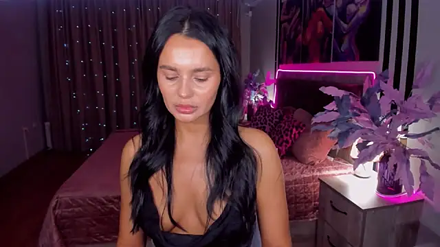 DanaSincere online show from 11/20/25, 04:02