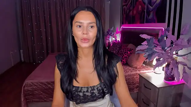 DanaSincere online show from 11/18/25, 03:54