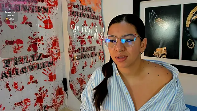 emilyy cooperr online show from 10/29/25, 12:15