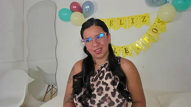 emilyy cooperr online show from 12/19/25, 12:18