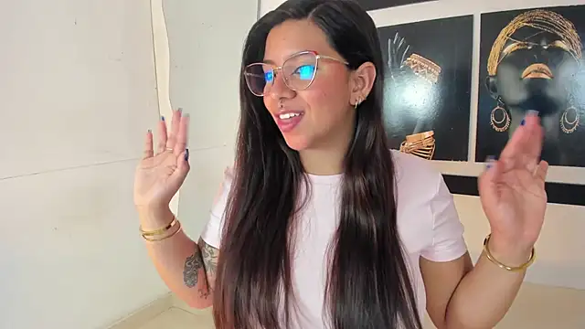 emilyy cooperr online show from 12/05/25, 12:15