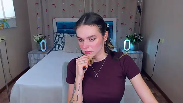 EmelyMason online show from 12/15/25, 09:15