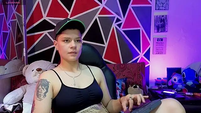 demimoore222 online show from 12/18/25, 05:28