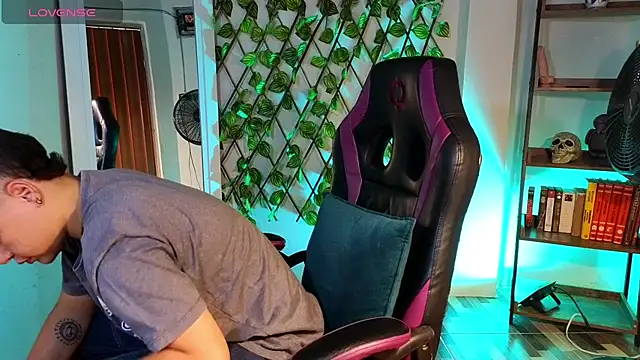 demimoore222 online show from 03/18/25, 08:48