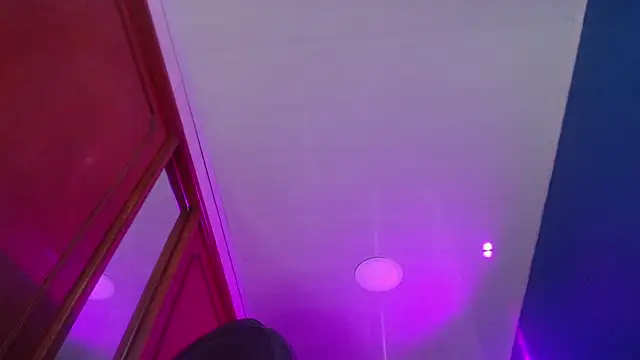 milu23   online show from 10/10/25, 02:40