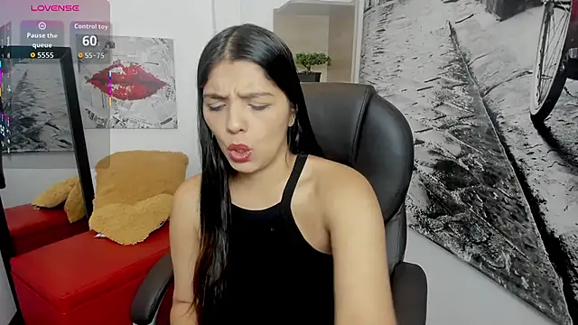 Snapshot of issa__nassar chatting on 09/22/25, 01:50 issa nassar online show from 09/22/25, 01:50