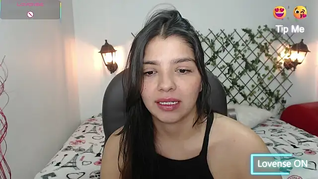 Snapshot of issa__nassar chatting on 09/13/25, 01:33 issa nassar online show from 09/13/25, 01:33