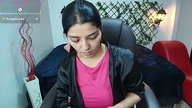 Snapshot of issa__nassar chatting on 11/12/25, 01:37 issa nassar online show from 11/12/25, 01:37