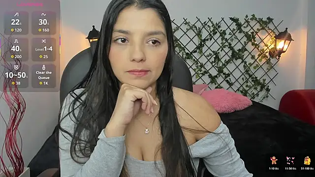 Snapshot of issa__nassar chatting on 10/29/25, 01:32 issa nassar online show from 10/29/25, 01:32