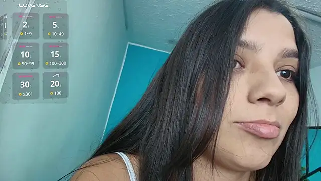 Snapshot of issa__nassar chatting on 12/17/25, 09:03 issa nassar online show from 12/17/25, 09:03