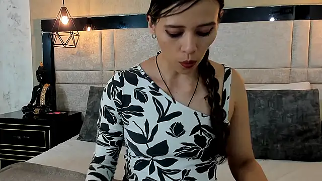 LiliJensen online show from 11/13/25, 10:02