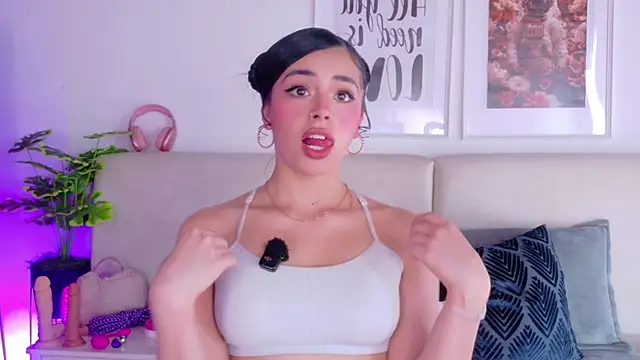 SaritaBratz online show from 04/30/26, 08:49