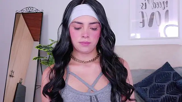 SaritaBratz online show from 11/26/25, 08:09