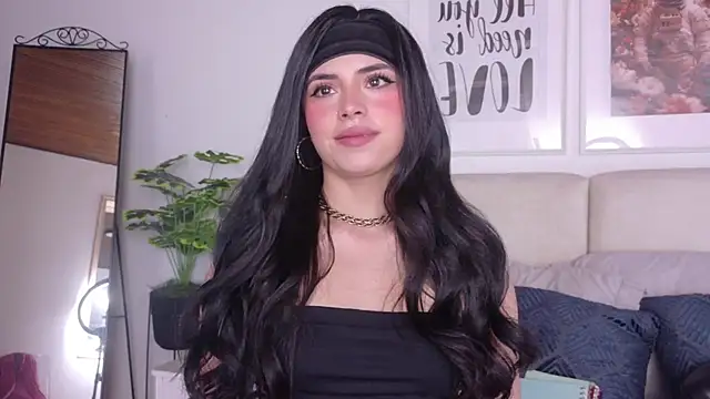 SaritaBratz online show from 02/16/26, 08:51