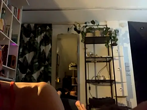 Bubba7519 online show from 10/20/25, 04:58